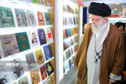 کتاب‌بازِ مصلی؛ مروری بر حضور رهبر شهید در ادوار نمایشگاه کتاب تهران
