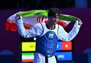 ببینید | دور افتخار زندی با پرچم ایران و سجده شکر پس از کسب مدال طلای قهرمانی آسیا