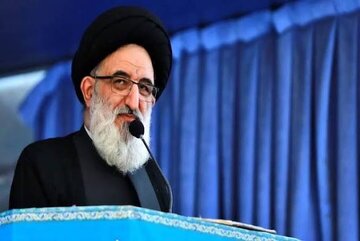 امام جمعه کرج: داشتن مواد هستهای بازدارندگی دارد و لازم نیست حتی تبدیل به بمب شود امام جمعه کرج: داشتن مواد هستهای بازدارندگی دارد و لازم نیست حتی تبدیل به بمب شود