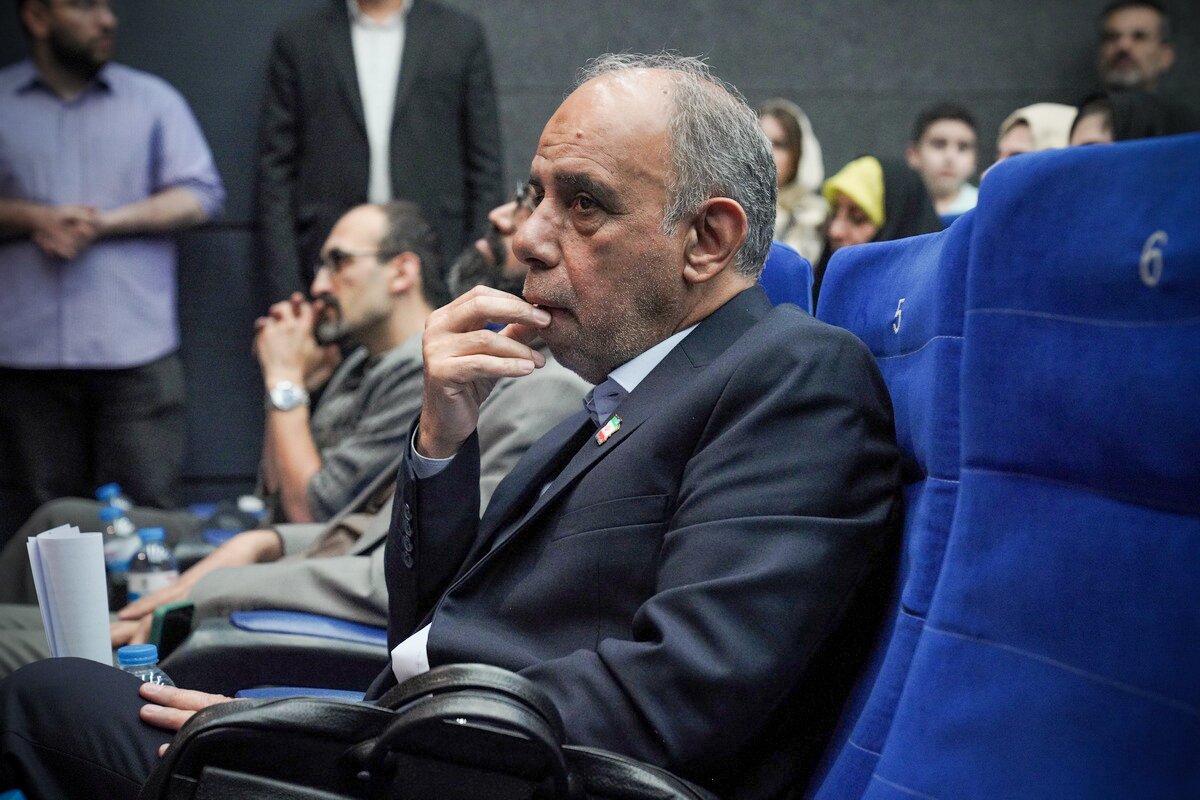 روز نهم «اردی‌بهشت کتاب» از شب شعر «عاشقانه بخوان» تا پایان «داستان تهران»