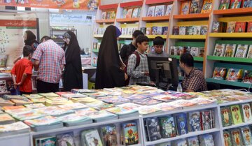 دومین روز نمایشگاه کتاب کانون؛ از قصه-نمایش تا روایت تاریخ پرچم ایران بر صفحات کاغذی دومین روز نمایشگاه کتاب کانون؛ از قصه-نمایش تا روایت تاریخ پرچم ایران بر صفحات کاغذی