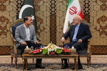 دیدار مهم قالیباف با عاصم منیر/ از تعریف قالیباف از ارزش صلح برای نظامی‌ها تا ابراز خوشحالی عاصم منیر از مسئولان باهوش ایرانی + جزئیات