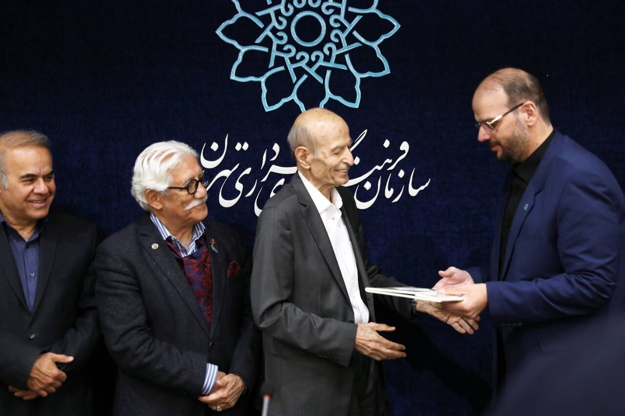 تقدیر از «پدر جامعه‌شناسی ارتباطات ایران»/ ساروخانی: امروز روزی تاریخی برای علوم ارتباطات ایران است
