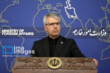 پاسخ قرآنی بقائی به شاه بحرین: تکلم به زبان عربی شما را داعیهدار رسالت محمدی (ص) نمیکند پاسخ قرآنی بقائی به شاه بحرین: تکلم به زبان عربی شما را داعیهدار رسالت محمدی (ص) نمیکند