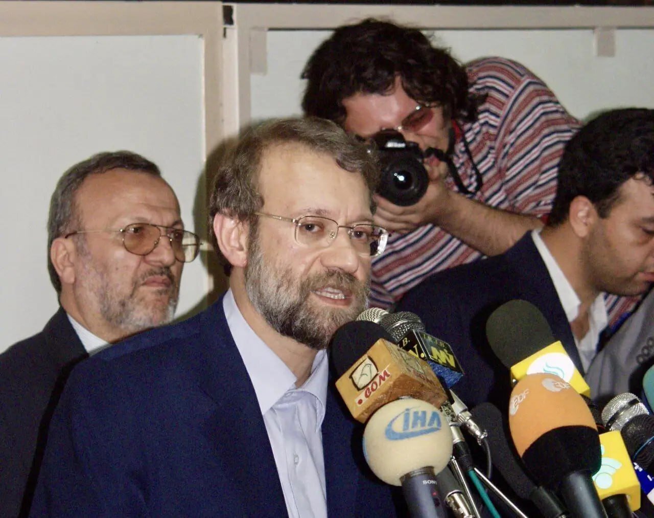 روزهایی که علی لاریجانی از «ساعت خوش» در برابر اتهام «گوگوری مگوری» دفاع کرد/ حکایت بررسیهای میدانی از تماشای روزانه ۲ ساعت تلویزیون در سه دهه پیش