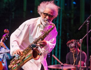 غول ساکسفون درگذشت غول ساکسفون درگذشت