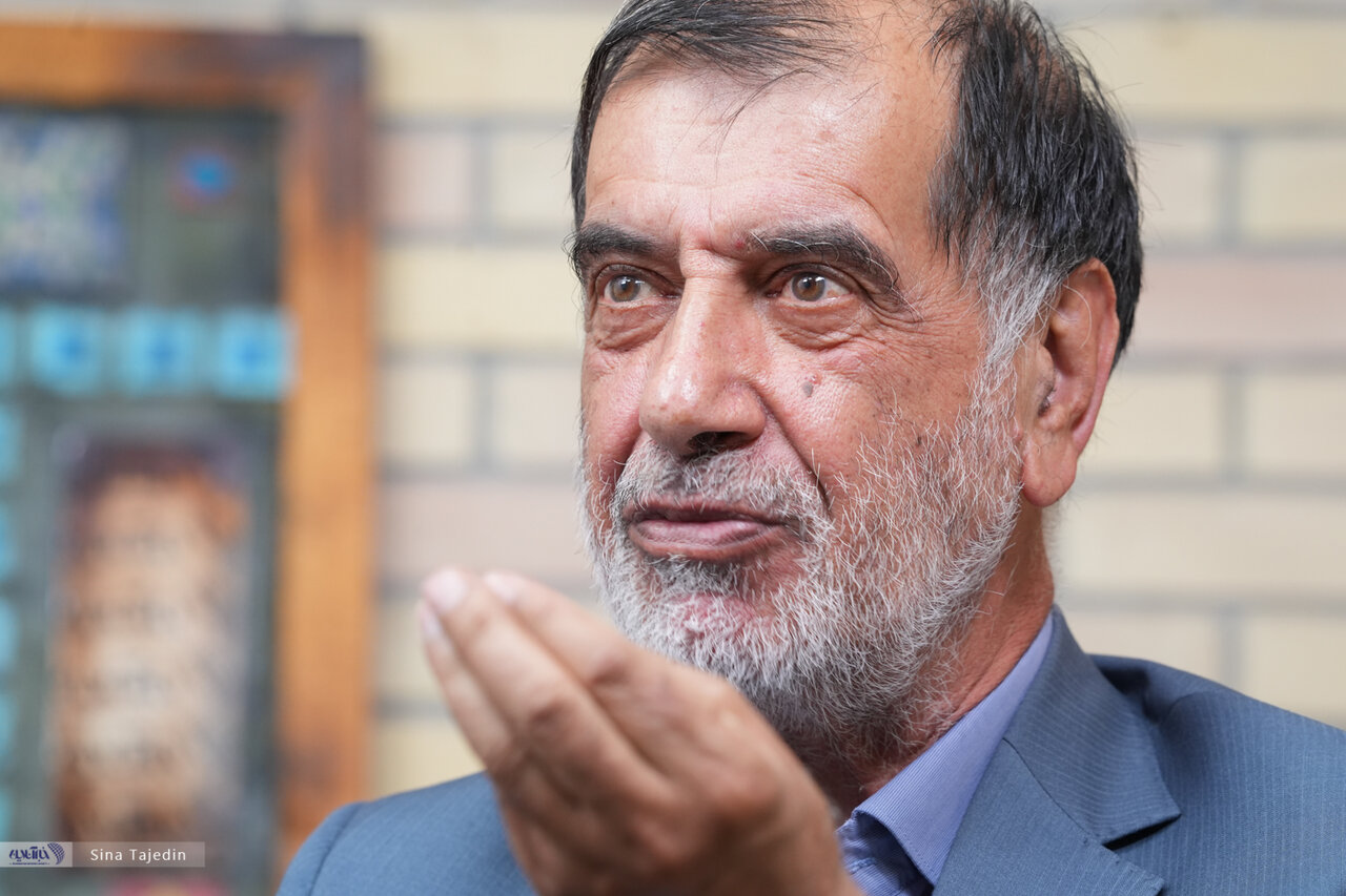 محمدرضا باهنر: عدهای در کشور میتوانند بگویند که با تعطیل کردن برنامه هستهای مخالفیم، اما نباید بگویند قالیباف دارد خیانت میکند/ من بازنشسته شدهام