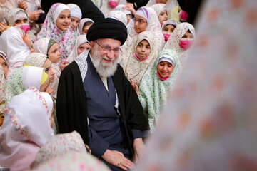 دلیل علاقه امام شهید به مطالعه رمان چه بود؟ دلیل علاقه امام شهید به مطالعه رمان چه بود؟