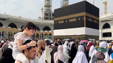 حج برویم یا به فقرا کمک کنیم