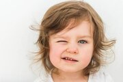 چرا هنگام نشانه‌گیری، ناخودآگاه یک چشم خود را می‌بندیم؟