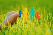 ۷ نشانه والدین هلیکوپتری