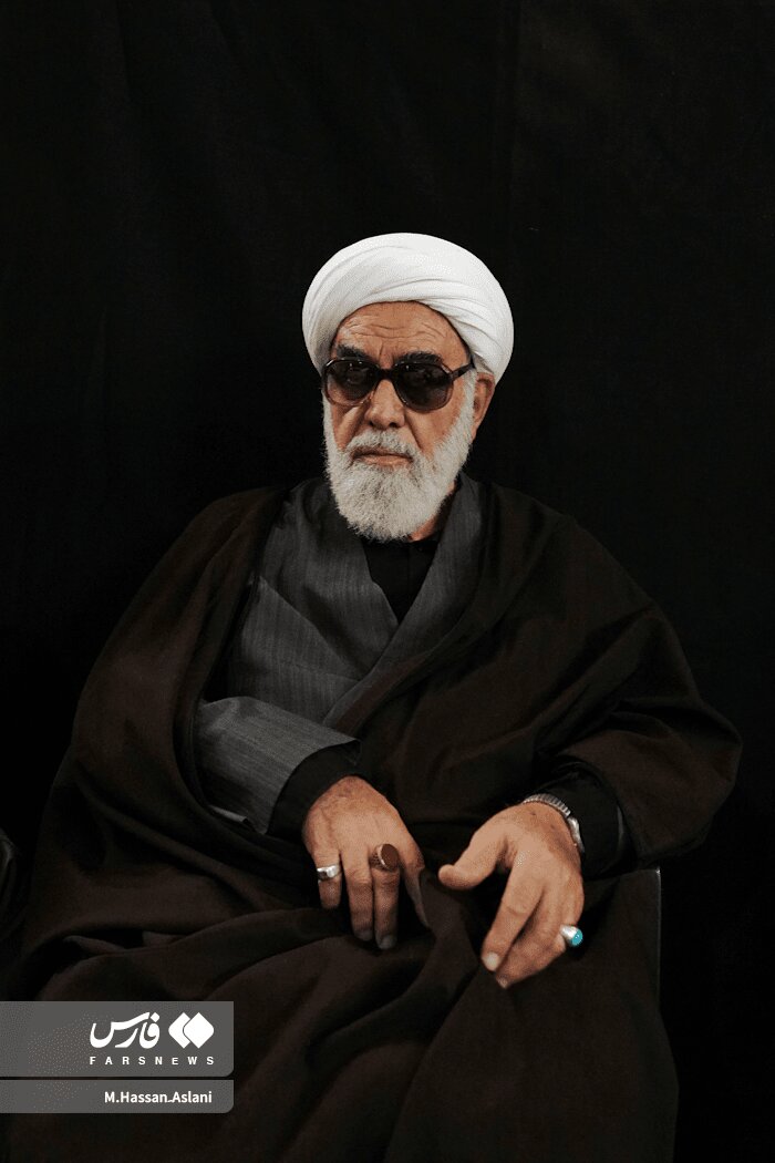 تصاویری از مراسم یادبود شهدای خانواده رهبرانقلاب/ مجری صداوسیما هم بود