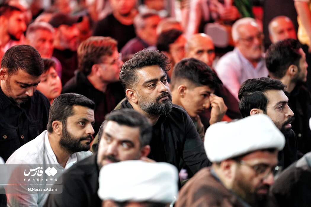 تصاویری از مراسم یادبود شهدای خانواده رهبرانقلاب/ مجری صداوسیما هم بود