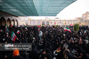 مداحان در مراسم یادبود خانواده رهبر شهید انقلاب؛ از ادای احترام مطیعی تا مدل ورود کریمی + تصویر