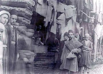 عکس/ یک دکان بزازی در تهرانِ دوره قاجار