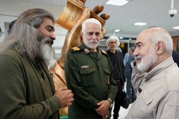 رونمایی از «کلام ماندگار»؛ اولین اثر تجسمی مبتنی بر زبان بدن رهبر شهید در خوزستان