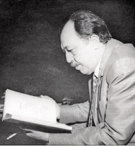 شاعری که در 34 سالگی کشته شد و ۳۱ سال بعد در سکوت مرد/ او نام دخترش را نیما گذاشت اما به پیشگام شعر نو تاخت شاعری که در 34 سالگی کشته شد و ۳۱ سال بعد در سکوت مرد/ او نام دخترش را نیما گذاشت اما به پیشگام شعر نو تاخت