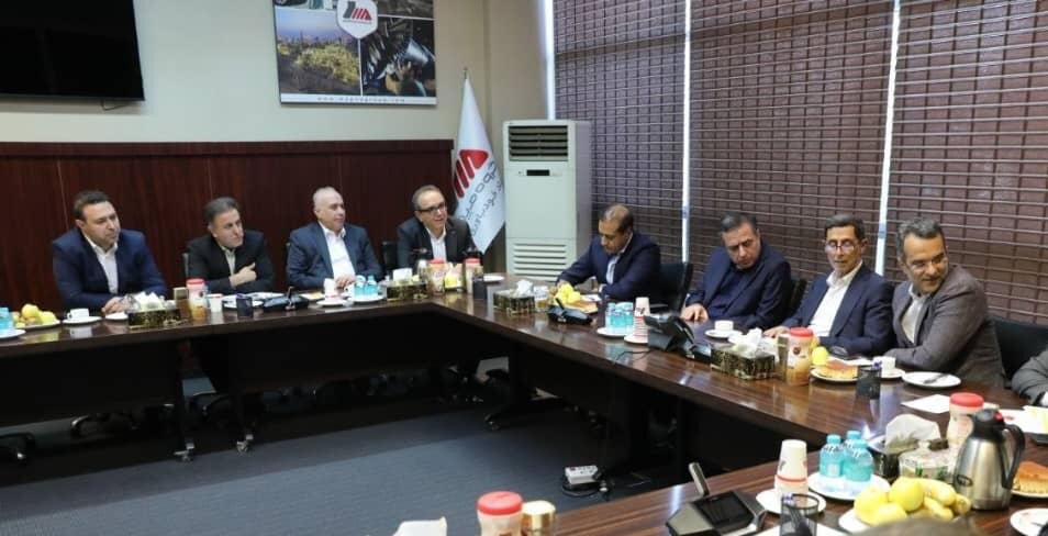 مشارکت راهبردی بانک صادرات ایران در «سازندگی نوین» و «جهاد اقتصادی»؛ تأمین مالی توسعه زیرساختهای انرژی با تمرکز بر نیروگاههای تجدیدپذیر