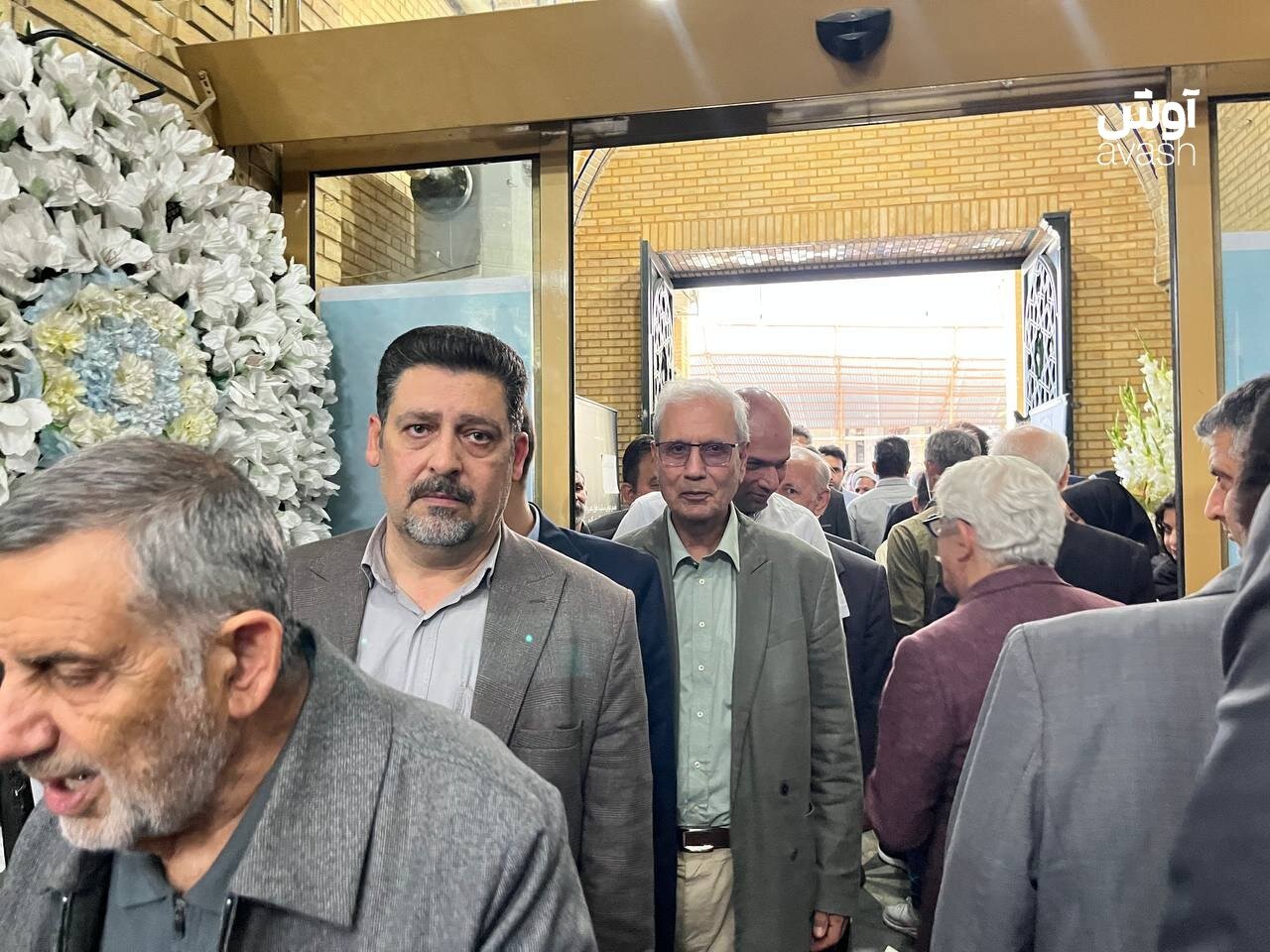 مهمانان خاص مراسم ختم خواهر خاتمی؛ از سیدحسن خمینی تا مهوش وقاری + عکس