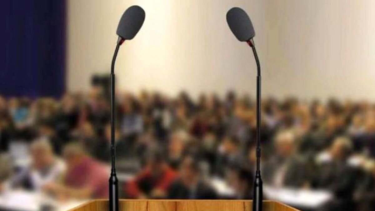 چرا سوپرانقلابی هادر تریبونهای خود به هرکسی که با فکر و روش آنها همراه نیست،  برچسب نفوذی می زنند؟