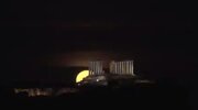 ببینید | نمایی تماشایی از «ماه آبی» بر فراز معبد باستانی پوزئیدون در یونان