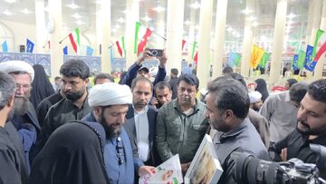 هدایای رهبر معظم انقلاب تقدیم خانواده شهدای مدرسه میناب شد هدایای رهبر معظم انقلاب تقدیم خانواده شهدای مدرسه میناب شد