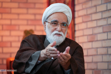 بازخوانی شخصیت و مکتب امام خمینی از منظر رهبر شهید/ حجت الاسلام معزی: امام خمینی فقط متعلق به ایران نبود؛ او جهان اسلام را تکان داد