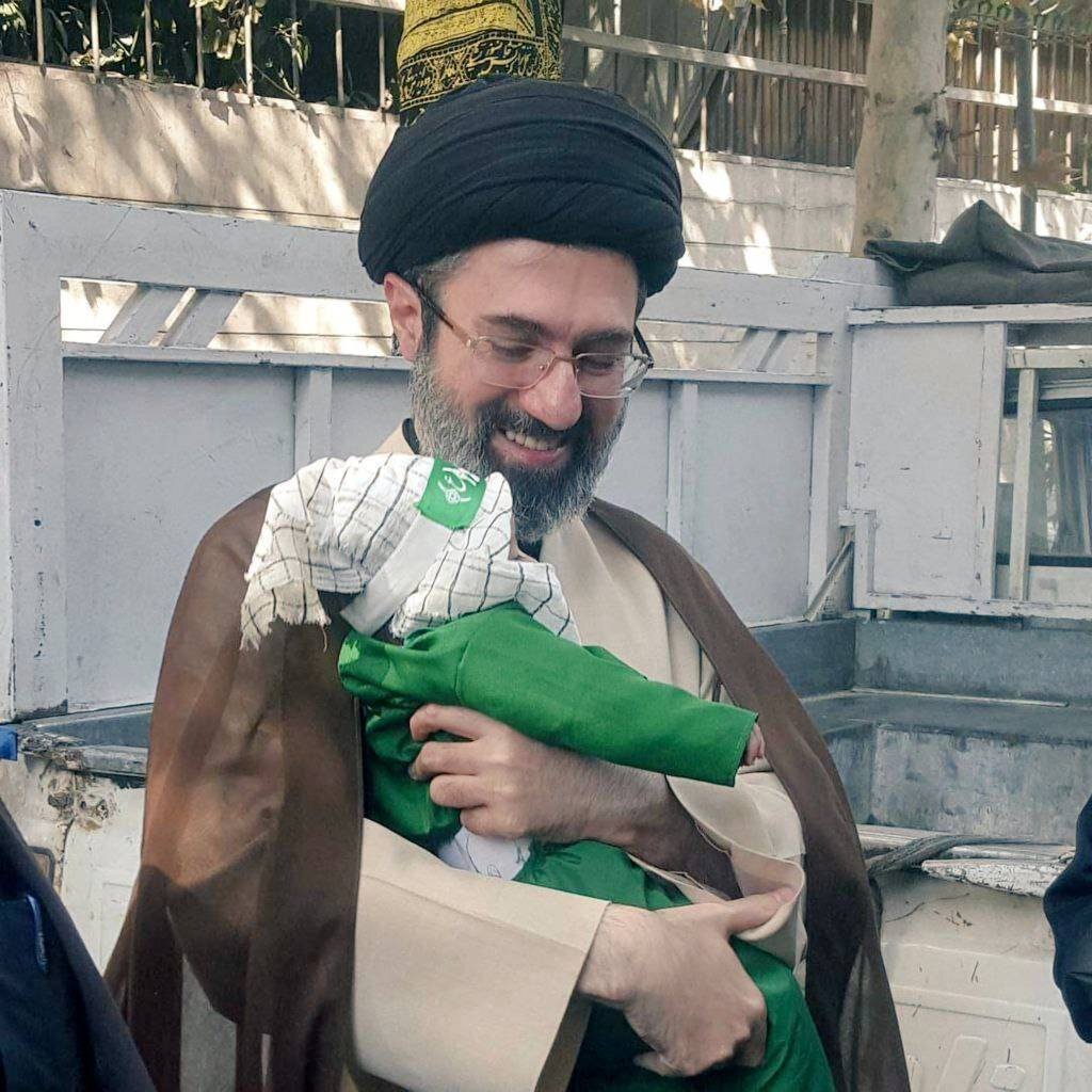 تصویری دیده نشده از رهبر انقلاب
