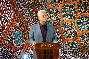سال آینده تولید ۴۰ درصد از انرژی مورد نیاز شهرداری اصفهان از «انرژی خورشیدی» را جشن می گیریم/ تامین کامل تا ۱۴۱۰