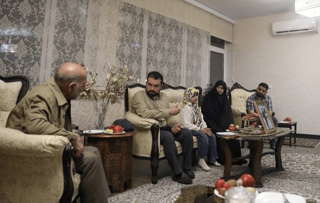 دیدار فرمانده قرارگاه خاتم با خانواده شهیدان نصیرزاده و دره باغی+ تصاویر