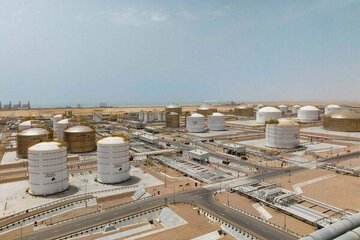 ببینید | انفجار در بندر «الفحل» عمان و توقف بارگیری نفت