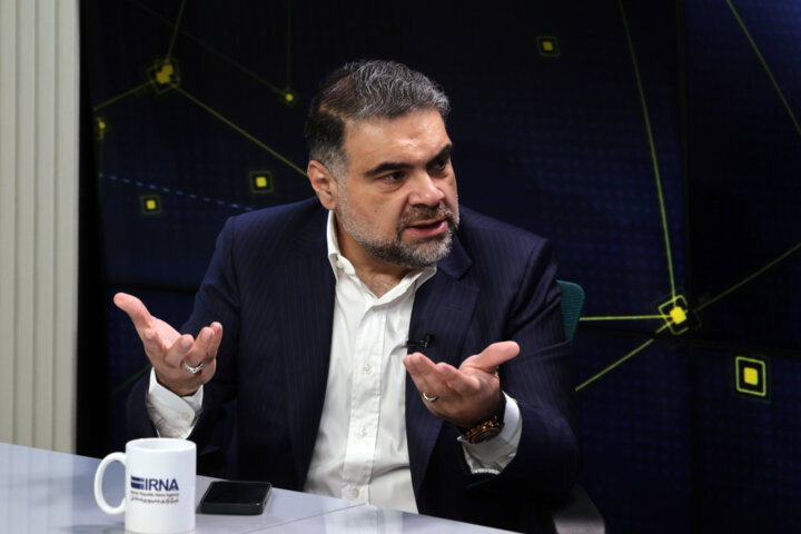 مشاور قالیباف: باب مذاکره باز است؛ ارکان نظام مخالف مذاکره نیستند/ پیام انتصاب قالیباف به عنوان مسئول پرونده چین چیست؟