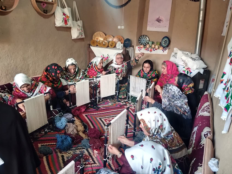 پیوند هنر، محیط‌زیست و گردشگری در قلعه بالا/ مجسمه‌های زاغ بور و یوز از دل بازیافت جان می‌گیرند