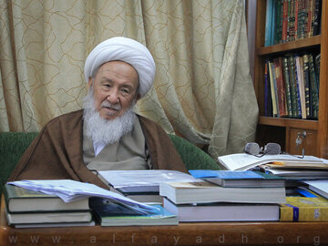 مرجعی که آیت‌الله خویی او را نور چشمش می دانست