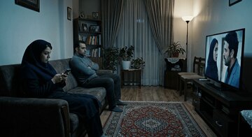غریبههای آشنا زیر یک سقف؛ وقتی زندگی مشترک به سکوت و روزمرگی بدل میشود غریبههای آشنا زیر یک سقف؛ وقتی زندگی مشترک به سکوت و روزمرگی بدل میشود