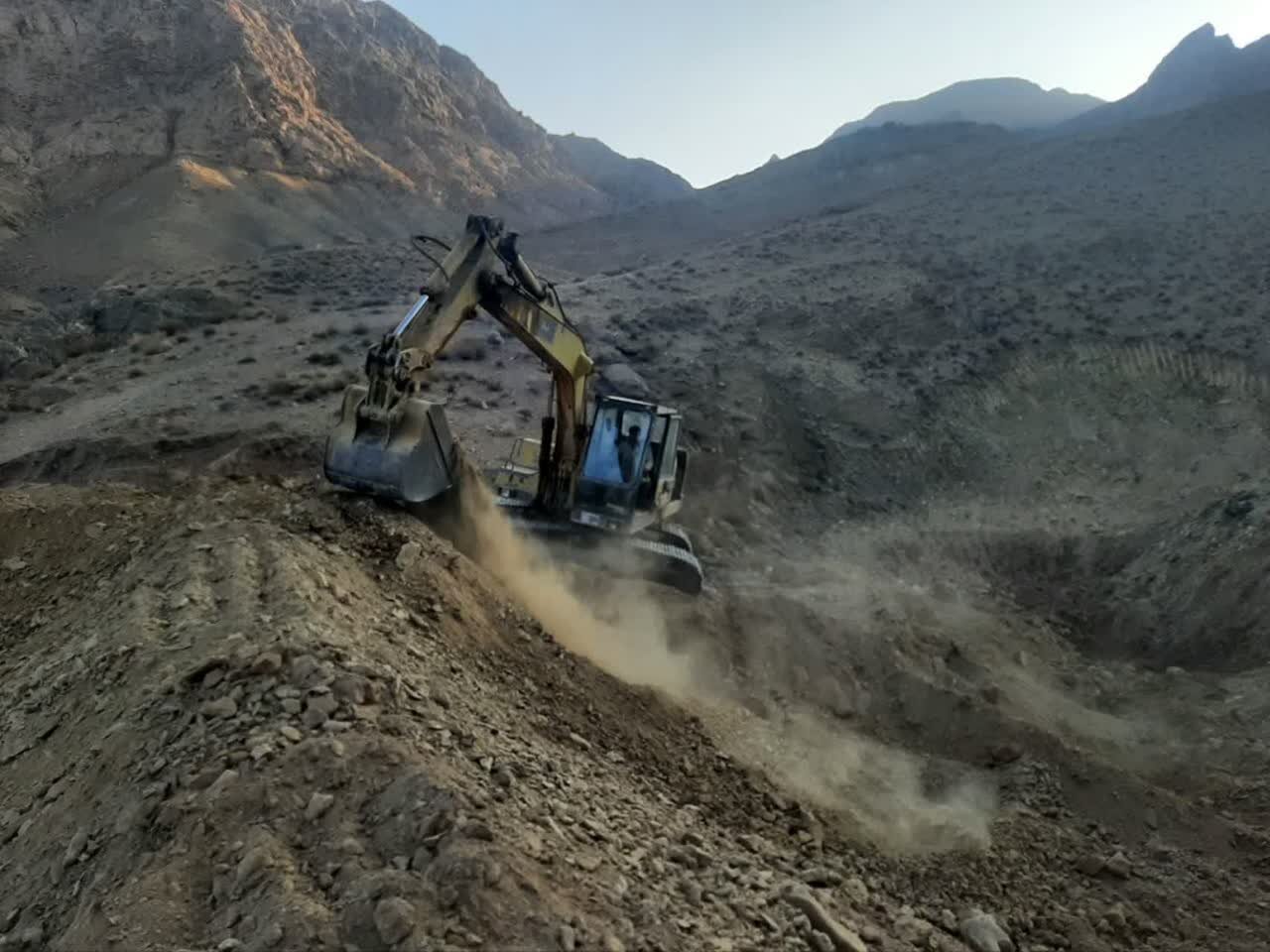 رونمایی از برند «بورینا» تا احداث سیل بند و بند خاکی؛ قلعه ب