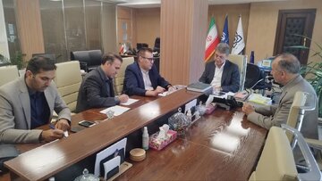 نشست مشترک روسای دانشگاه علوم پزشکی لرستان و بیمه سلامت کشور برای پرداخت مطالبات