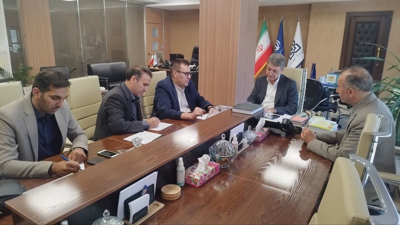 نشست مشترک روسای دانشگاه علوم پزشکی لرستان و بیمه سلامت کشور