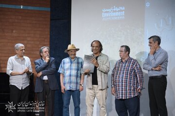 هشدار درباره بحران محیط زیست در هنر؛ از ضعف پوستر تا قدرت کاریکاتور هشدار درباره بحران محیط زیست در هنر؛ از ضعف پوستر تا قدرت کاریکاتور