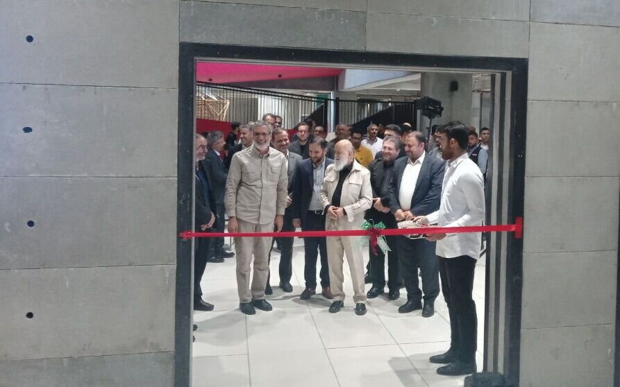 روایت روزهای جنگ در قاب ۱۱۰ عکس/ افتتاح نمایشگاه «