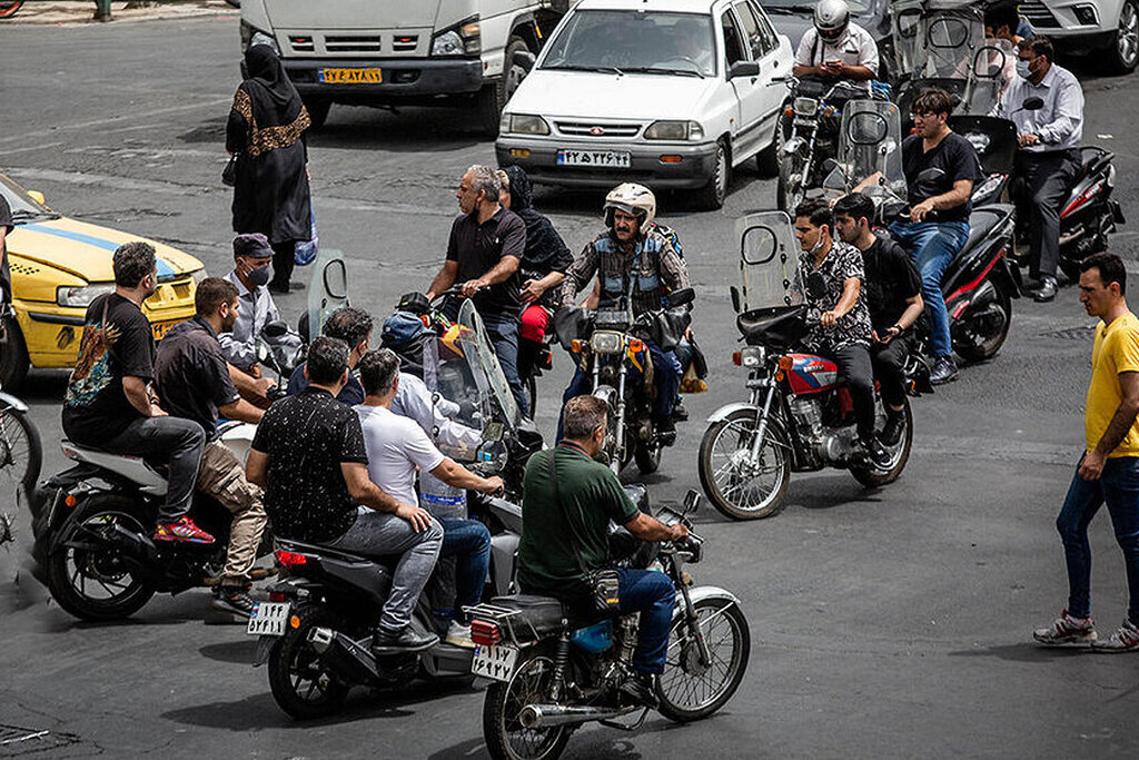 سود خصوصی، هزینه عمومی؛ خلا قانونی در حوادث پیک‌های موتوری/ یک حقوقدان: تا وقتی شرکت‌ها خسارت ندهند، تخلفات پیک‌های موتوری ادامه دارد