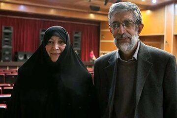 آیتالله سیدمجتبی خامنهای تافل انگلیسی دارند/می گویند آقا با زبان انگلیسی مخالف هستند اما.../ صحبتهای مادر شهید زهرا حدادعادل درباره دامادشان آیتالله سیدمجتبی خامنهای تافل انگلیسی دارند/می گویند آقا با زبان انگلیسی مخالف هستند اما.../ صحبتهای مادر شهید زهرا حدادعادل درباره دامادشان