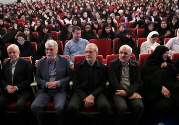 از روایت ابتکار و دستجردی تا تأکید پزشکیان بر وحدت ملی در «امین ایران» از روایت ابتکار و دستجردی تا تأکید پزشکیان بر وحدت ملی در «امین ایران»