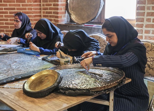 اردبیل ۶۰ هزار فعال صنایع دستی دارد