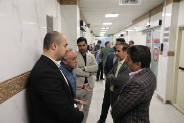 ببینید | معاون صدا همراه با مدیران و پیشکسوتان رادیو به عیادت بهروز رضوی رفتند؛ صدای ماندگار رادیو در قاب دعای خانواده رسانه ببینید | معاون صدا همراه با مدیران و پیشکسوتان رادیو به عیادت بهروز رضوی رفتند؛ صدای ماندگار رادیو در قاب دعای خانواده رسانه