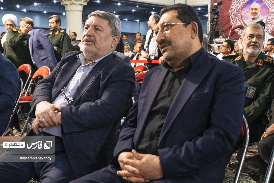 مراسم سالگرد سردار سلامی/ از چهرههای دولت پزشکیان در صف اول تا اندوه مخبر در مراسم/ حدادعادل هم بود