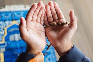 آیا میتوانیم قنوت نماز رو به فارسی ادا کنیم؟ آیا میتوانیم قنوت نماز رو به فارسی ادا کنیم؟