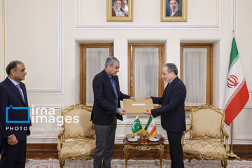 جزئیات محتوای تفاهمنامه ایران و آمریکا به روایت خبرگزاری دولت / ایران چه چیزهایی میدهد و چه چیزهایی میگیرد؟ / سرنوشت تنگه هرمز و اموال مسدود شده جزئیات محتوای تفاهمنامه ایران و آمریکا به روایت خبرگزاری دولت / ایران چه چیزهایی میدهد و چه چیزهایی میگیرد؟ / سرنوشت تنگه هرمز و اموال مسدود شده