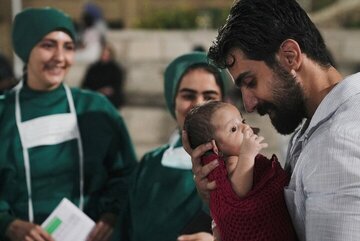 اکران «نیمشب» در میدان ولیعصر با حضور هندیها اکران «نیمشب» در میدان ولیعصر با حضور هندیها