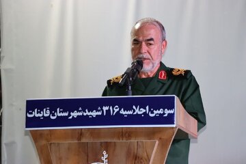 معاون سیاسی سپاه: آمریکا نه در جنگ و نه در مذاکره به اهداف خود دست نخواهد یافت/ اگر قرار باشد کسی در این رویارویی تسلیم شود، آن آمریکا است معاون سیاسی سپاه: آمریکا نه در جنگ و نه در مذاکره به اهداف خود دست نخواهد یافت/ اگر قرار باشد کسی در این رویارویی تسلیم شود، آن آمریکا است